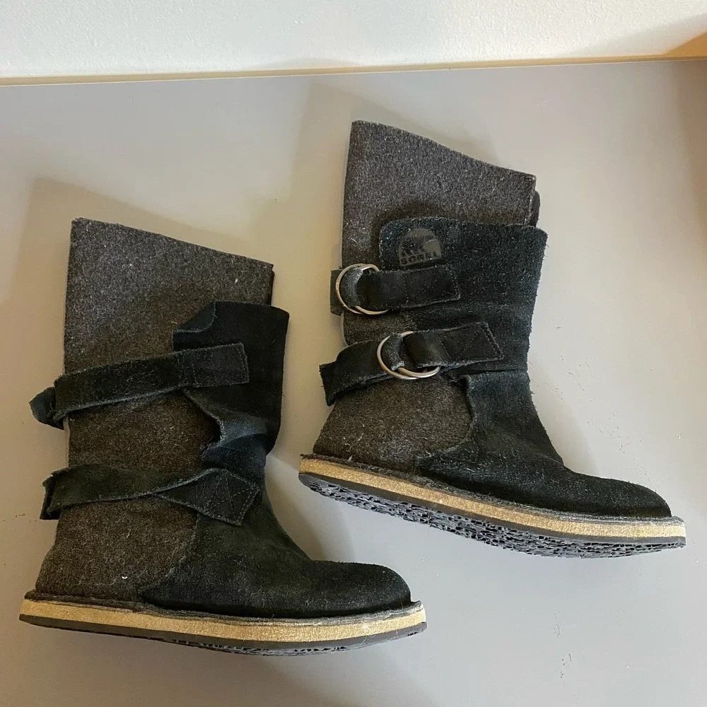 SOREL Kids Chipahko Black Gray Felt Suede Boots Size 1 - Picture 6 of 10